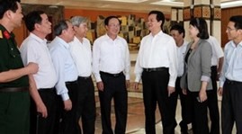 PM Nguyen Tan Dung meets with Hai Phong voters - ảnh 1